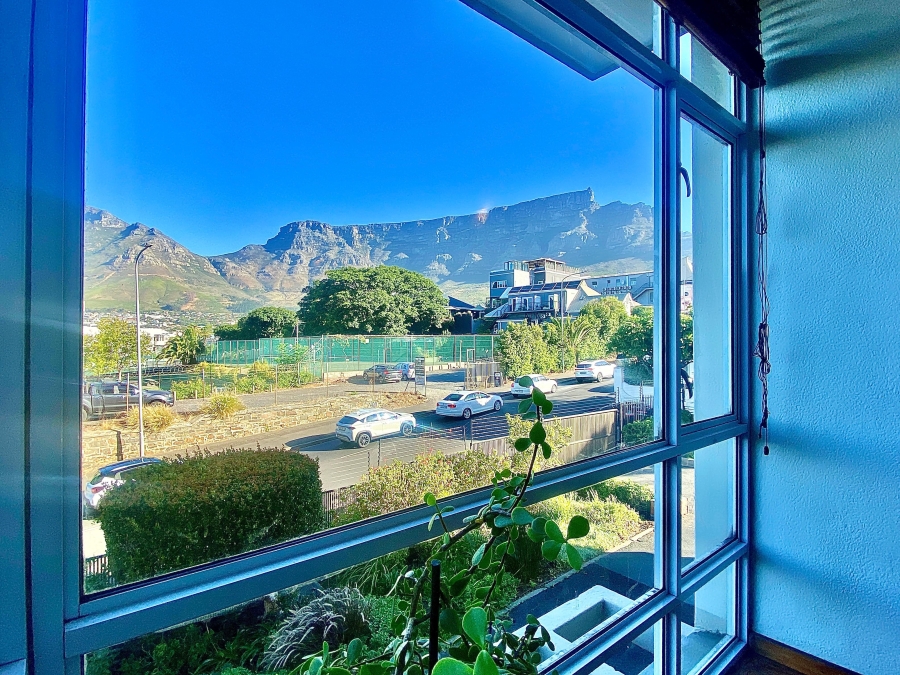 1 Bedroom Property for Sale in Tamboerskloof Western Cape